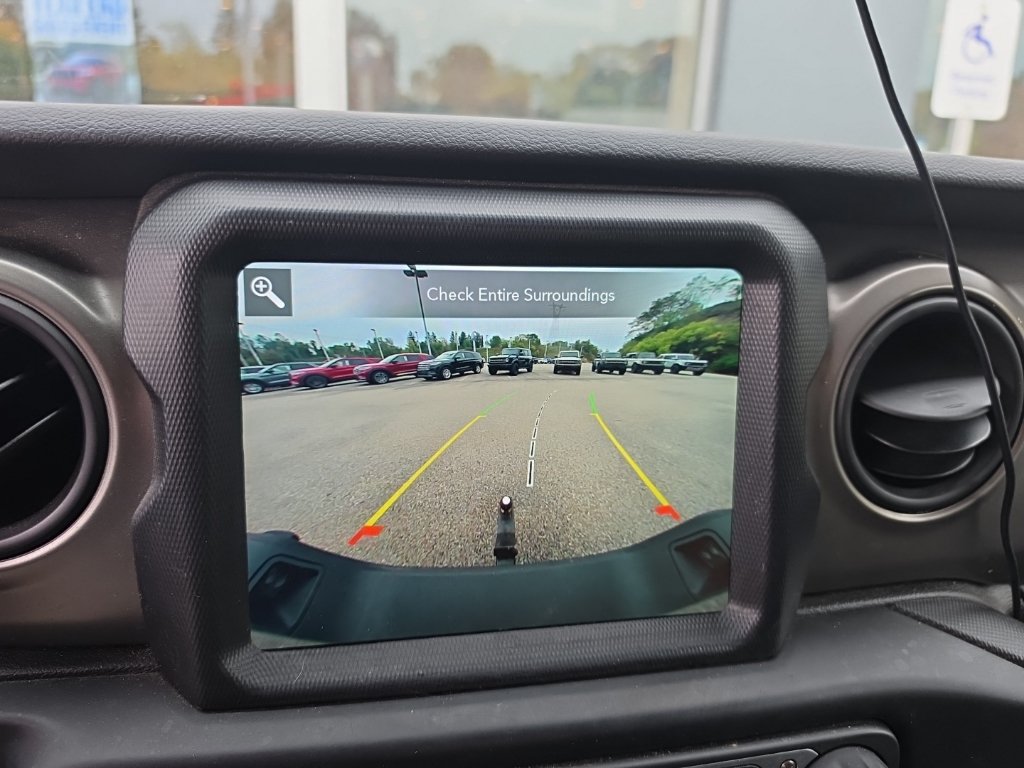 Used 2021 Jeep Gladiator Sport AWD/4WD image 11