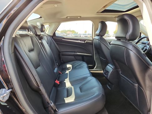 Used 2019 Ford Fusion Titanium FWD image 14