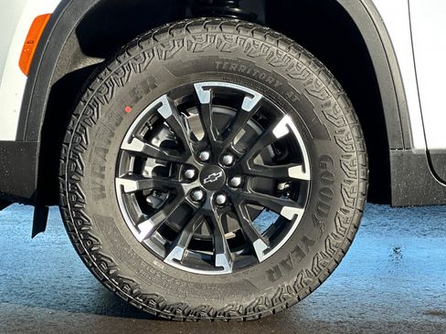 New 2026 Chevrolet Traverse Z71 w/ Driver Confidence Package image 27