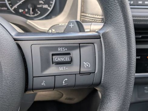 Used 2024 Nissan Rogue S FWD image 25