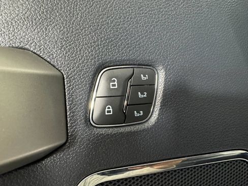 Used 2022 Ford F350 Lariat w/ Black Appearance Package AWD/4WD image 42