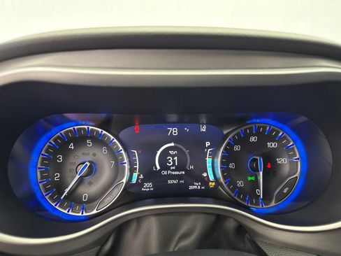 Used 2025 Chrysler Pacifica Select FWD image 25