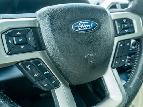 Used 2015 Ford F150 Lariat w/ Equipment Group 502A Luxury AWD/4WD image 29