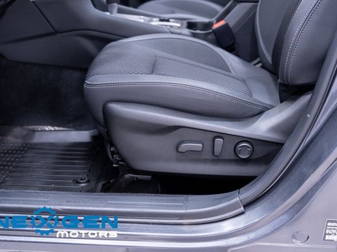 Used 2024 Subaru Forester Premium image 25