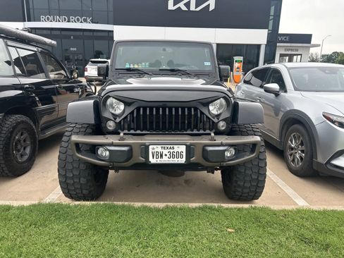 Used 2016 Jeep Wrangler Unlimited Sahara AWD/4WD image 8