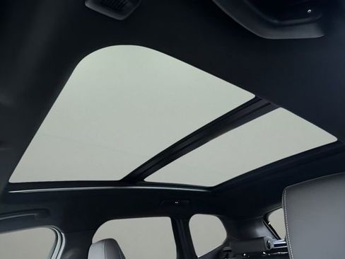 Used 2026 BMW X1 xDrive28i w/ Technology Package image 20