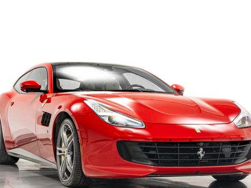 Used 2020 Ferrari GTC4Lusso image 45