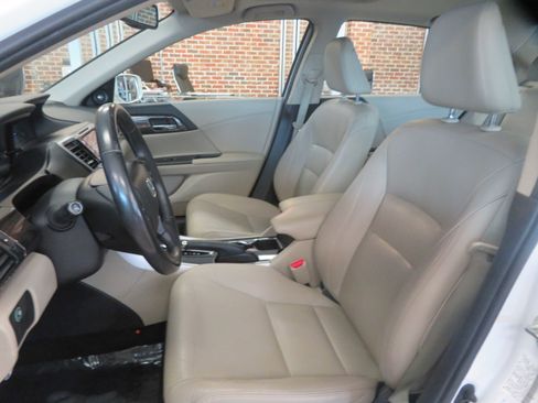 Used 2016 Honda Accord EX-L image 22