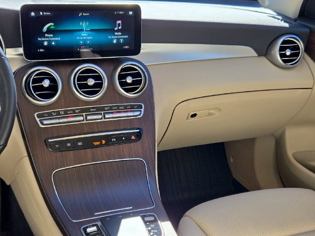 Used 2022 Mercedes-Benz GLC 300 4MATIC w/ Premium Package Lite image 30