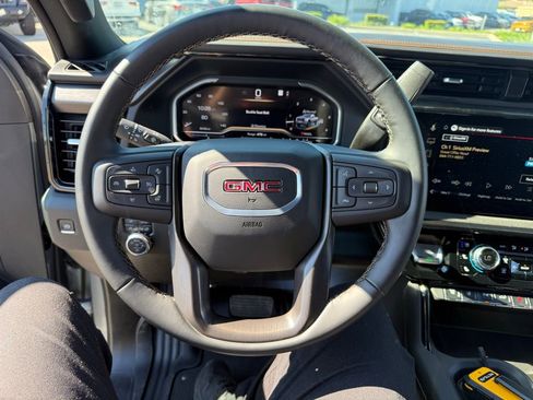 Used 2025 GMC Sierra 2500 AT4 image 6
