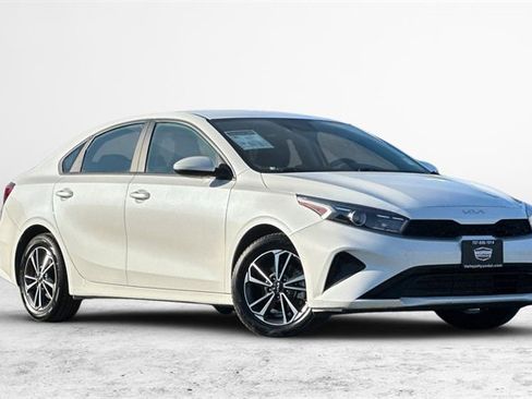 Used 2023 Kia Forte LXS image 1