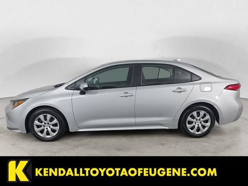 Certified 2025 Toyota Corolla LE FWD image 8