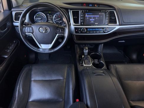 Used 2019 Toyota Highlander Limited AWD/4WD image 11