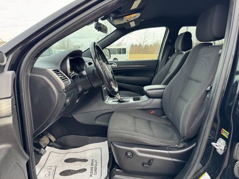 Used 2020 Jeep Grand Cherokee Laredo w/ Security & Convenience Group image 15