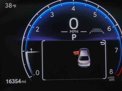 Used 2025 Toyota Corolla SE w/ SE Premium Package image 9