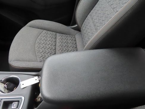 Used 2023 Chevrolet Equinox LT image 35