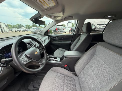 Used 2023 Chevrolet Equinox LT FWD image 4