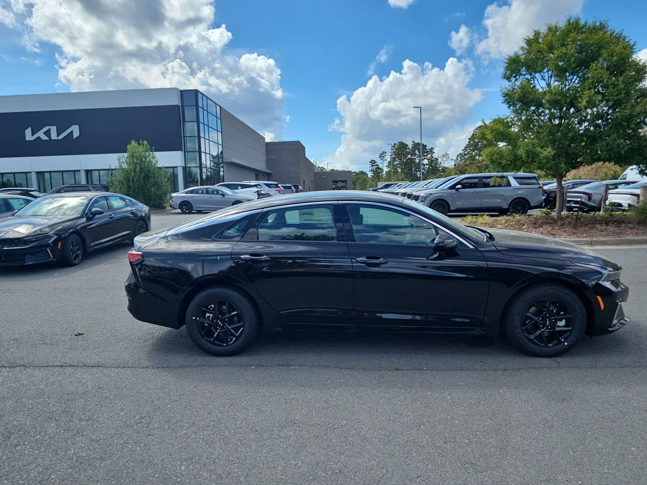 New 2026 Kia K5 LXS FWD image 8
