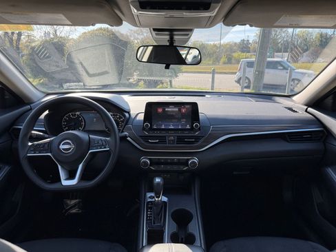 Used 2025 Nissan Altima 2.5 SV image 29