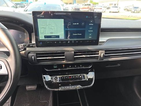 Used 2026 Lincoln Corsair Premiere FWD image 6