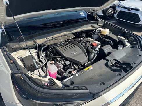 Used 2024 Toyota Grand Highlander XLE image 43