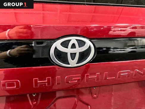 Certified 2024 Toyota Grand Highlander AWD image 31