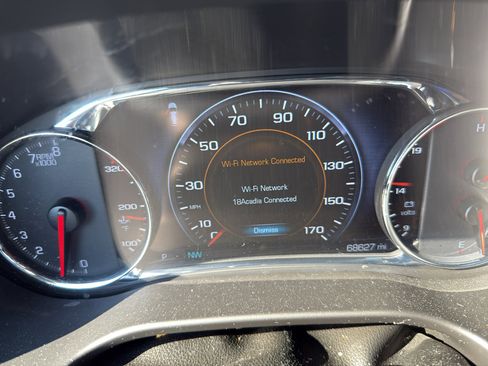 Used 2018 GMC Acadia Denali w/ Technology Package image 4