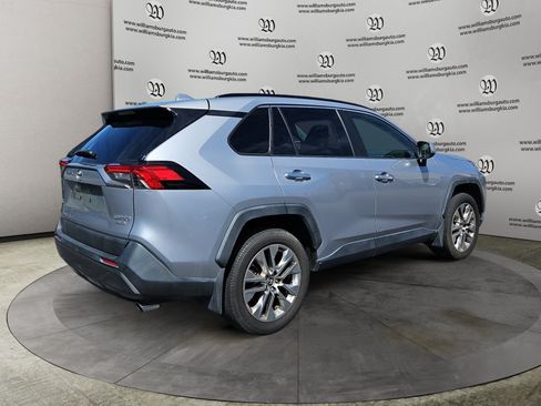 Used 2019 Toyota RAV4 Limited w/ Advanced Technology Package AWD/4WD image 5