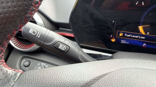 Certified 2024 Chevrolet Trax RS FWD image 29