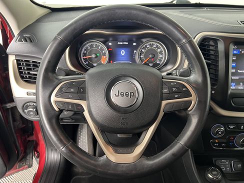 Used 2015 Jeep Cherokee Limited w/ Luxury Group AWD/4WD image 26