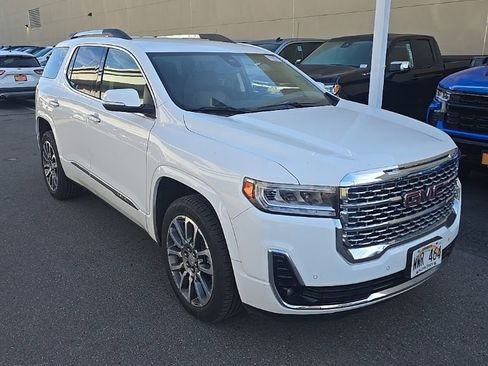 Used 2023 GMC Acadia Denali image 2