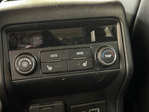 Used 2022 GMC Acadia Denali w/ Black Diamond Edition image 21