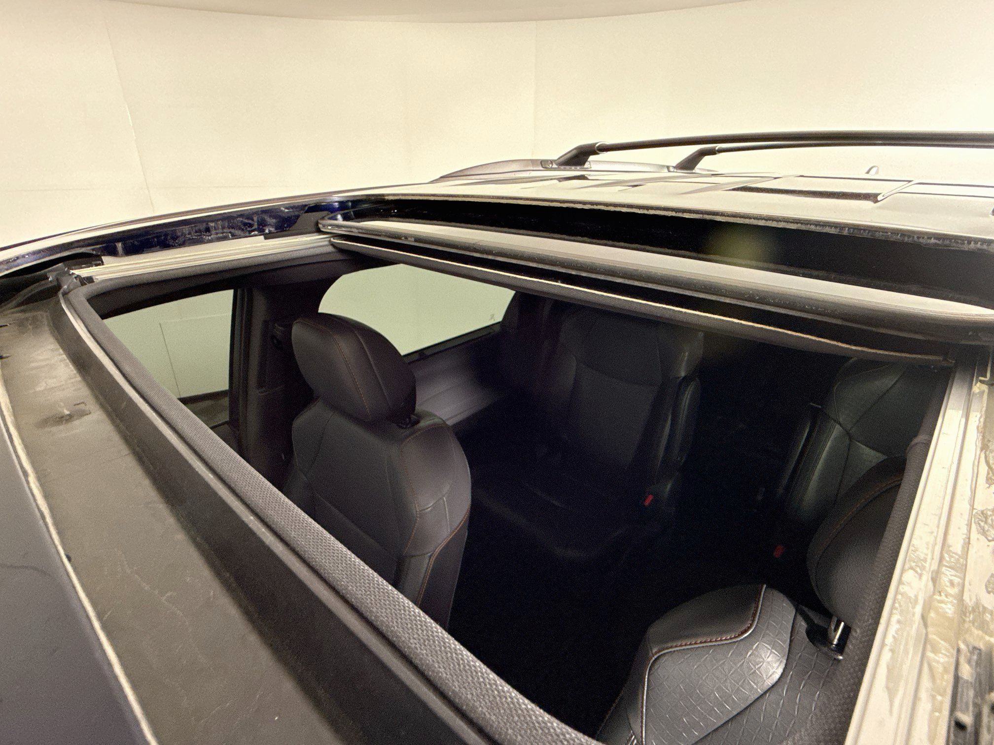 Used 2022 Toyota Sienna XSE w/ XSE Plus Package AWD/4WD image 14