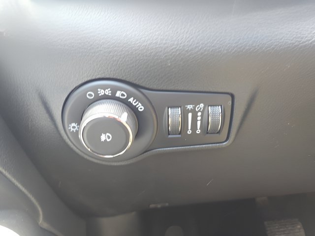 Certified 2026 Jeep Compass Limited w/ Sun, Sound & Navigation Group AWD/4WD image 12