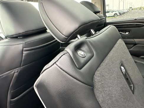 Used 2025 Honda Pilot Elite image 26