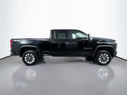 Used 2021 Chevrolet Silverado 2500 Custom w/ Custom Value Package AWD/4WD image 4
