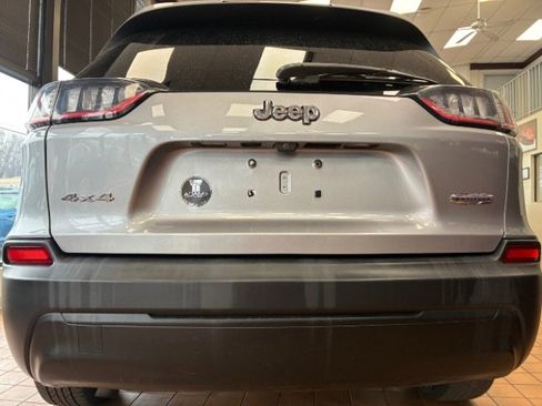 Used 2019 Jeep Cherokee Latitude Plus image 11