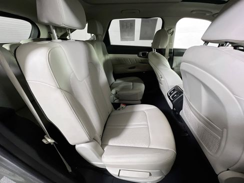Used 2022 Kia Sorento SX Prestige w/ Panoramic Sunroof Package image 29