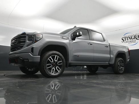 Used 2025 GMC Sierra 1500 AT4 w/ AT4 Premium Package AWD/4WD image 28