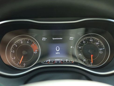 Used 2020 Jeep Cherokee Limited image 17