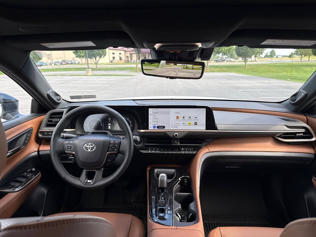 Used 2025 Toyota Crown Signia w/ Advanced Technology Package AWD/4WD image 17