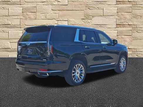Certified 2022 Cadillac Escalade Premium Luxury AWD/4WD image 4