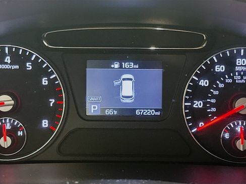 Used 2020 Kia Sorento LX image 18