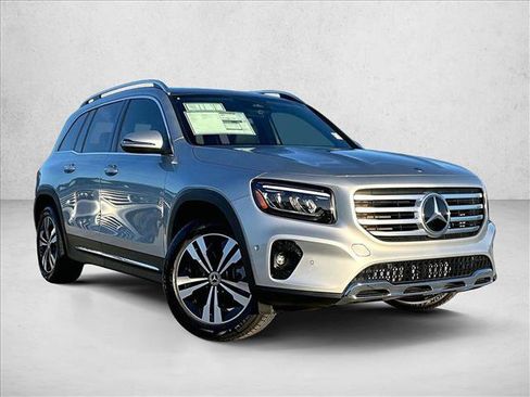 Used 2026 Mercedes-Benz GLB 250 image 2
