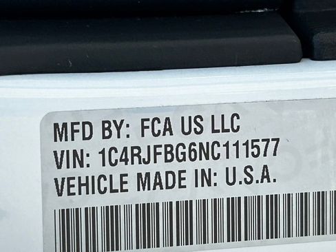 Used 2022 Jeep Grand Cherokee Limited image 50