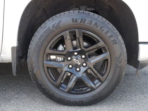Used 2020 Chevrolet Silverado 1500 Custom w/ Rally Edition AWD/4WD image 11