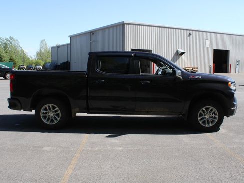 Used 2023 Chevrolet Silverado 1500 RST w/ Z71 Off-Road Package AWD/4WD image 4