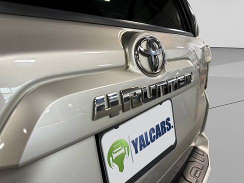 Used 2016 Toyota 4Runner SR5 AWD/4WD image 40