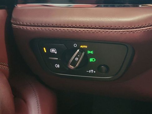 Used 2020 Bentley Bentayga image 38