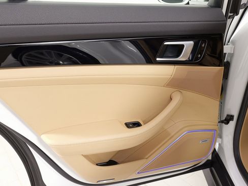 Used 2021 Porsche Panamera 4 image 33